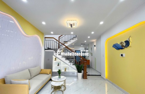 Hẻm gần 4m thông ngay khu vip Tân Sơn Nhì, 56m2, 2 tầng, 5tỷ nhỉnh tặng full NT