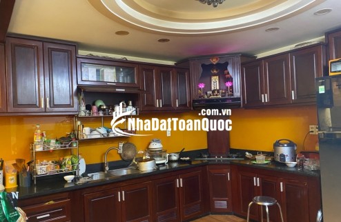 BÁN GẤP NHÀ MẶT TIỀN KHỦNG – NGANG 9M – 3 TẦNG + SÂN THƯỢNG – PHÙ HỢP KINH DOANH & VĂN PHÒNG