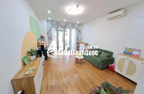 BÁN GẤP CHDV 5 TẦNG ĐƯỜNG SỐ NGUYỄN THỊ THẬP TT QUẬN 7 162m2 DÒNG TIỀN 23tr/THÁNG