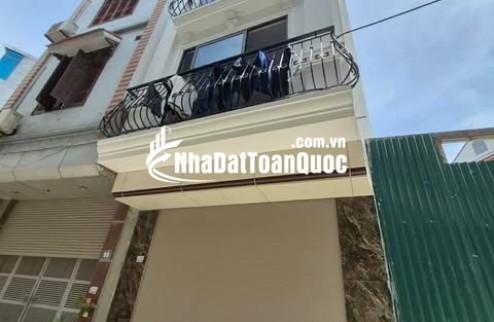 Nhà mặt phố ô tô tránh, mới xây xong, kinh doanh sầm uất, tiềm năng tăng giá tốt.