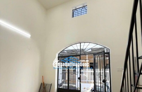 Bán nhà hẻm Phước Long, Nam Nha Trang, giá chỉ 2,35 tỷ, tiềm năng phát triển cao, LH ngay