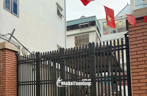 Bán đất nở hậu Làng Lụa Vạn Phúc  Ô tô 7 chỗ vào tận đất ,rất hiếm