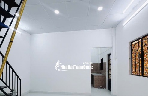 Bán Nhà Hoàng Diệu Q.4, 1 Trệt, 2 lầu, Cách MT Hoàng Diệu 20m, Giá Nhỉnh 3 Tỷ.