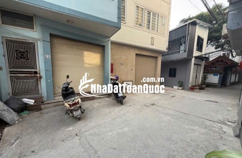 BÁN GẤP NHÀ LĨNH NAM 5T NHÀ Ô TÔ TRÁNH, VÀI BƯỚC RA CHỢ, GẦN TRƯỜNG ĐẠI HỌC GIÁ YÊU THƯƠNG