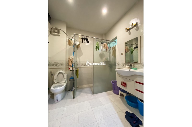 Chính chủ CÔ GIÁO tôi cần Bán rất gấp căn nhà Hoàng Văn Thái – OTO QUA  – mặt tiền 5,5 m2