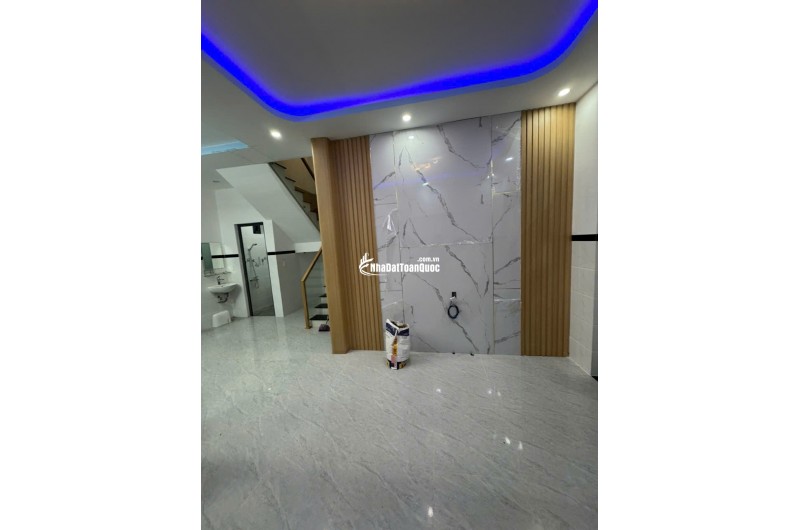 Cần tiền bán gấp mặt tiền đường nhựa 1 lầu 1 trệt mới xây chưa ở TT Long Điền, BRVT