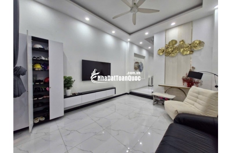 Bán nhà đườg số 8, Phường Linh Xuân, Thủ Đức, TP HCM. DT 92m2, 3 tầng, Giá 7.7 tỷ, Sổ Hồng - 0933125879