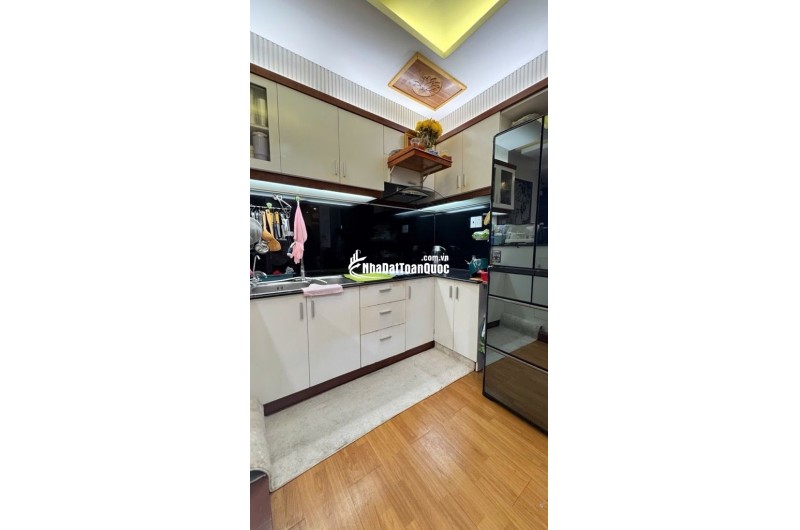 CC Quận 8 - Đã Có Sổ hồng lâu dài - Thang Máy - Giáp Quận 1 - 2PN -59M - cho thuê 9tr/th - Nhỉnh 3 Tỷ