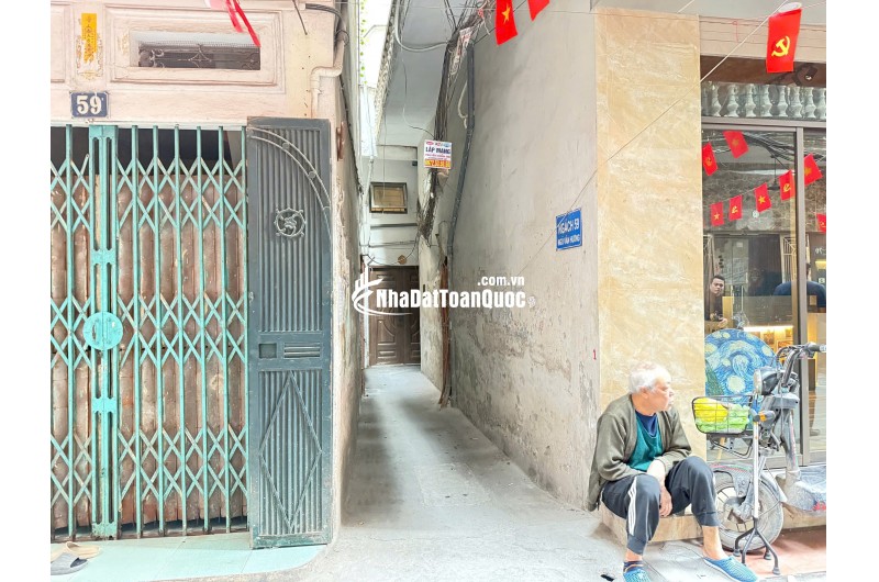 HIẾM THẬT SỰ!: GẦN Ô TÔ – 6 TẦNG ĐẦU TƯ – SỔ ĐỎ NỞ HẬU  Bán nhà Đống Đa