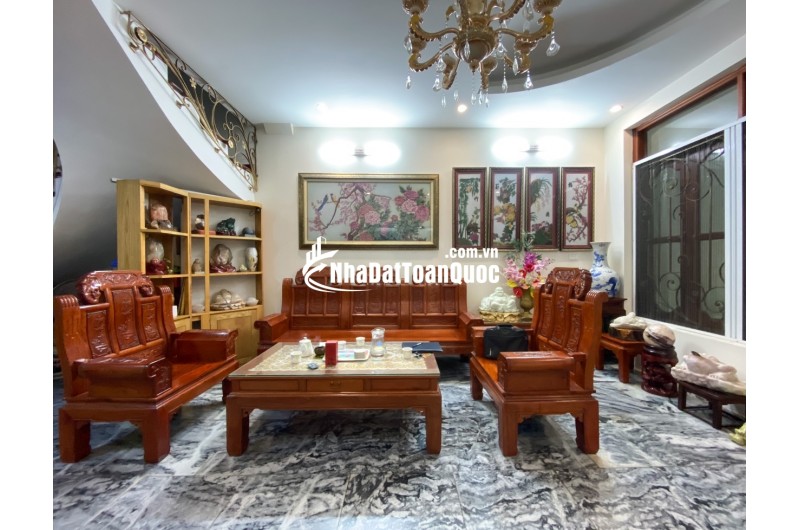 Chính chủ CÔ GIÁO tôi cần Bán rất gấp căn nhà Hoàng Văn Thái – OTO QUA  – mặt tiền 5,5 m2