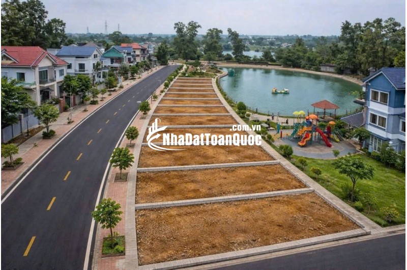 Đất tại khu Công nghệ cao Hòa Lạc, vị trí giáp Quốc lộ 21, cổng trường trường ĐH Quốc Gia Hà Nội, gần ĐH FPT. Diện tích 100m², giá 36 triệu/m².