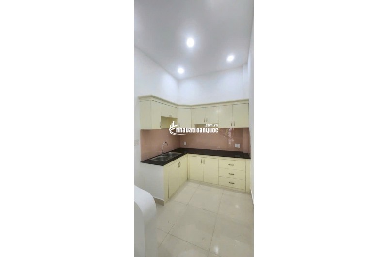 Bán nhà giá rẻ bất ngờ HXH Phan Huy Ích ngang 4m 31m2 3 tầng tặng nội thất nhỉnh 5tỷ.