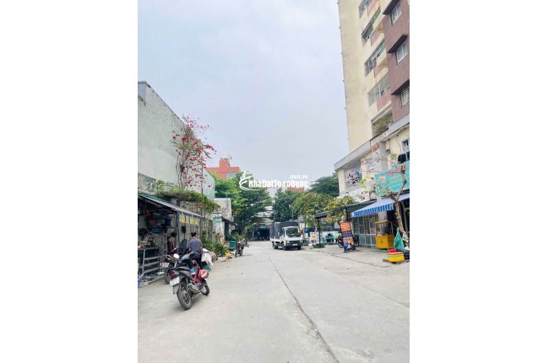 Bán gấp rút nhà hai mặt tiền ngang 6m 56m2 hẻm xe hơi đường Quang Trung Gò Vấp nhỉnh 5tỷ.