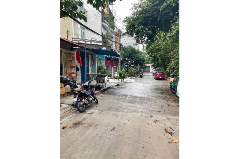 Bán nhà giá rẻ bất ngờ HXH Phan Huy Ích ngang 4m 31m2 3 tầng tặng nội thất nhỉnh 5tỷ.