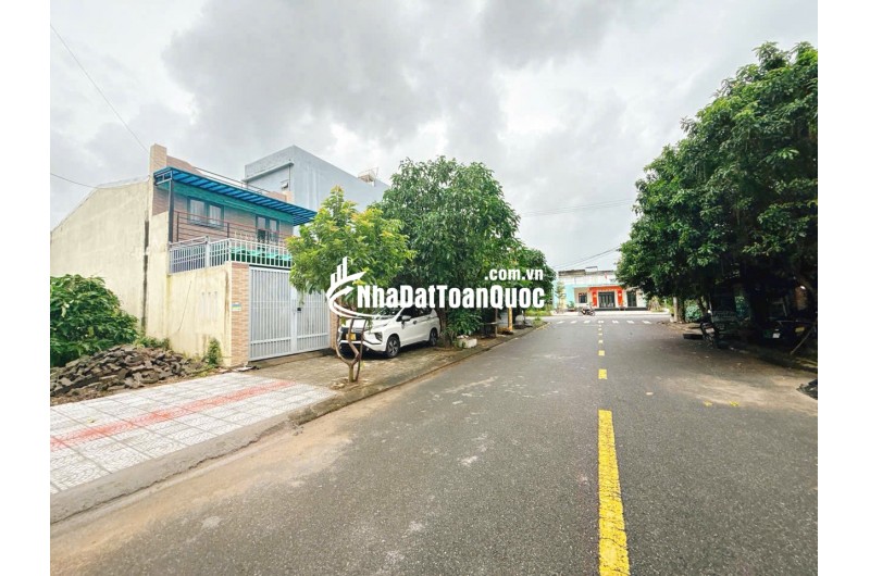 Bán lô PHAN KHÔI (6X21) - Hoà Xuân- Cẩm Lệ .DT 126m2 giá 5ty8 thương lượng lH 0942992361