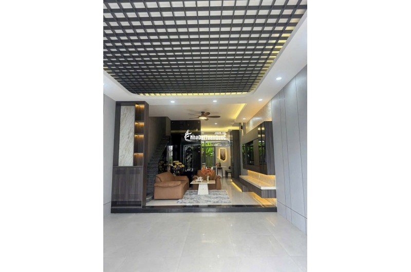 NHÀ ĐẸP – CÓ THANG MÁY – ĐƯỜNG 16M