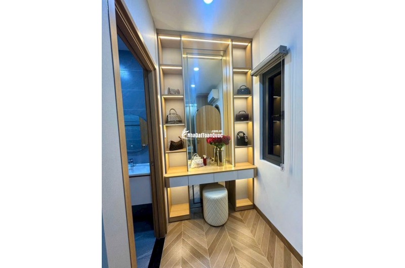 NHÀ ĐẸP – CÓ THANG MÁY – ĐƯỜNG 16M