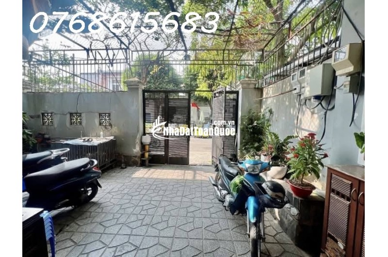 Bán biệt thự ven sông kề Gigamall Phạm Văn Đồng, Thủ Đức: 129m2, 3 tầng, 6PN, 16.5 tỷ - Sổ hồng, giá tốt, ở ngay!