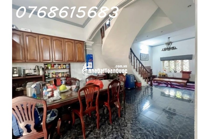 Bán biệt thự ven sông kề Gigamall Phạm Văn Đồng, Thủ Đức: 129m2, 3 tầng, 6PN, 16.5 tỷ - Sổ hồng, giá tốt, ở ngay!