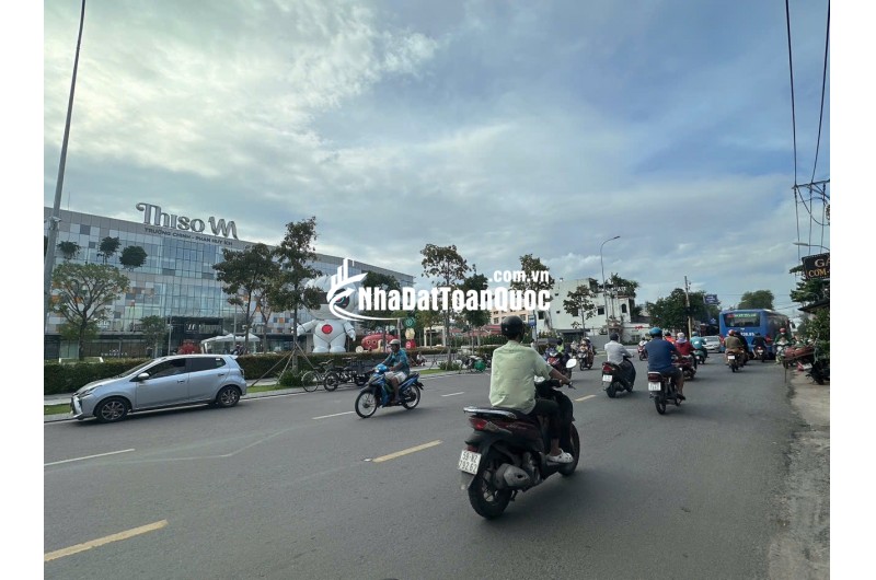 Bán nhà tặng NT vào ở ngay HXH Phan Huy Ích ngang 4m 56m2 gần Emart chỉ 5.8 tỷ.