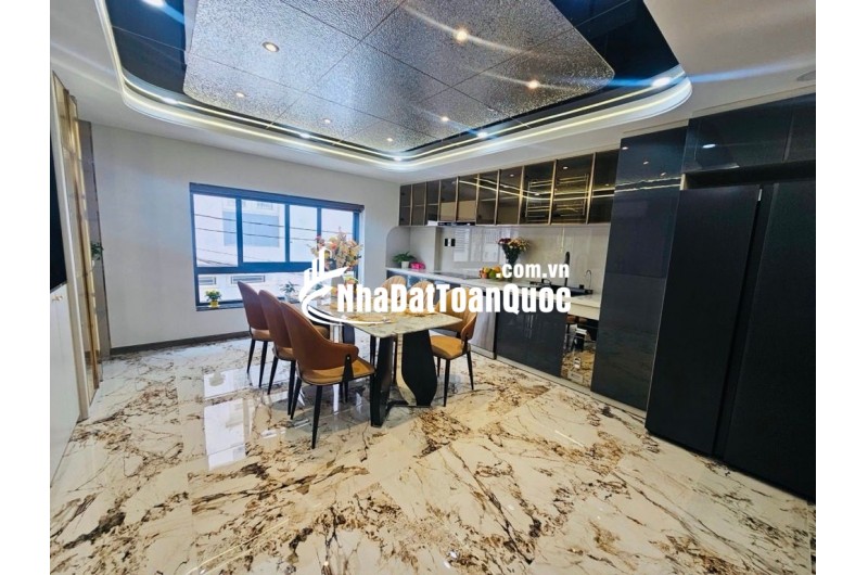 SIÊU PHẨM NHÀ PHỐ - 5 TẦNG THANG MÁY   MỚI TINH FULL NỘI THẤT CAO CẤP - HẺM XE HƠI VÀO NGỦ NHÀ