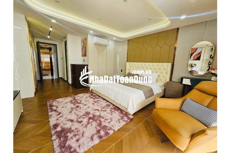 SIÊU PHẨM NHÀ PHỐ - 5 TẦNG THANG MÁY   MỚI TINH FULL NỘI THẤT CAO CẤP - HẺM XE HƠI VÀO NGỦ NHÀ