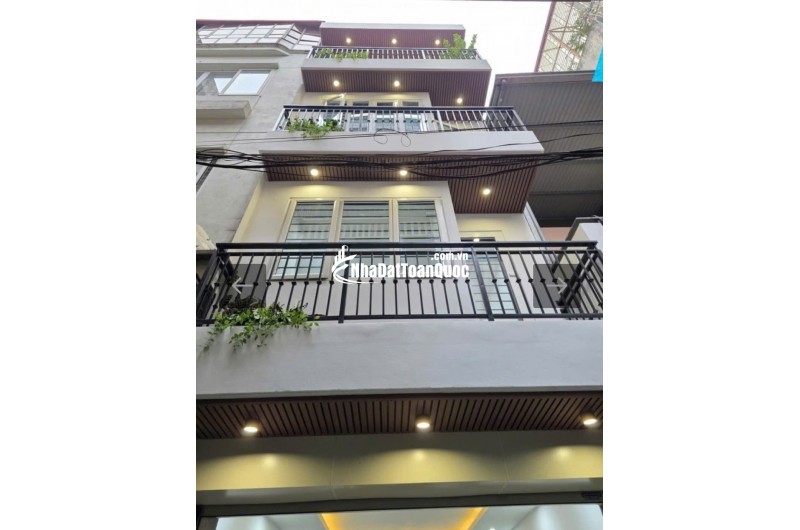 GARA 7 CHỖ – NGÕ RỘNG – PHÂN LÔ VIP  LÊ TRỌNG TẤN  18.2 TỶ