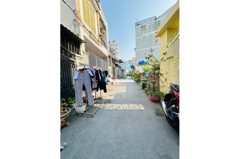 Bán nhà đường số 9, Phường Linh Tây, Thủ Đức, TP HCM. DT 76m2, cấp 4,  sổ hồng,  Giá 4.1 tỷ