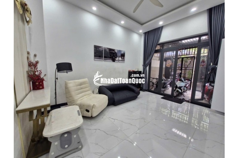 Bán nhà đườg số 8, Phường Linh Xuân, Thủ Đức, TP HCM. DT 92m2, 3 tầng, Giá 7.7 tỷ, Sổ Hồng - 0933125879