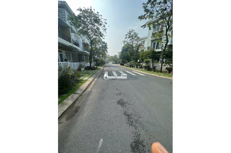 BÁN NHÀ BIỆT THỰ GÓC 2 MẶT TIỀN VIEW CÔNG VIÊN - HỒ BƠI DỰ ÁN LOVERA PARK KHANG ĐIỀN BÌNH CHÁNH (VIEW ĐẸP)