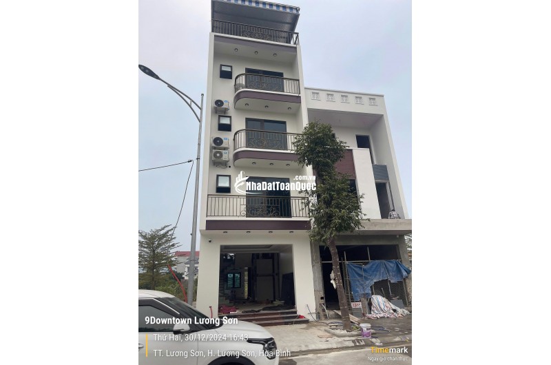 Bán gấp lô 86m2 sẵn sổ đỏ 2 mặt tiền giá đầu tư, đất đô thị trung tâm TT Lương Sơn (BP sang sổ)