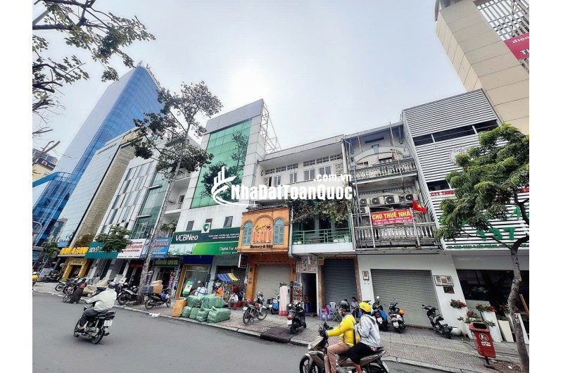 BÁN SIÊU PHẨM ĐỘC TÔN - MẶT TIỀN Đ.HÀM NGHI, NGUYỄN THÁI BÌNH, QUẬN 1 - DT 8,2M * 18M* LIÊN HỆ GIANG GIANG: 093.86.76.685