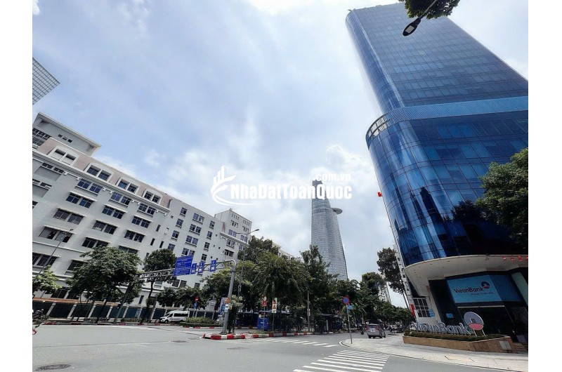 BÁN SIÊU PHẨM ĐỘC TÔN - MẶT TIỀN Đ.HÀM NGHI, NGUYỄN THÁI BÌNH, QUẬN 1 - DT 8,2M * 18M* LIÊN HỆ GIANG GIANG: 093.86.76.685