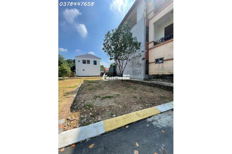 TRUNG TÂM TÂN XÃ, CÁCH HỒ 300M, 3 ÔTÔ TRÁNH, ĐỐI DIỆN ĐH FPT, ĐHQG, NGAY TUYẾN METRO, 119M