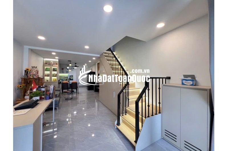 NHÀ ĐẸP TÂM HUYẾT - Ô TÔ NGỦ NHÀ - LÊ VĂN VIỆT ,F TĂNG NHƠN PHÚ B