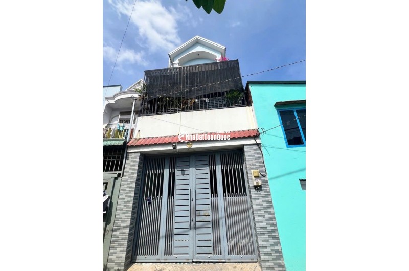 NHÀ 3 TẦNG LÃ XUÂN OAI - Ô TÔ ĐẬU CỬA - SÁT VINCOM Q9