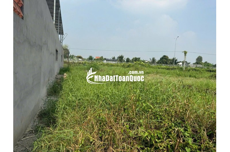 Bán 223m2 đất thổ cư 2 mặt tiền Phước Lý, Cần Giuộc, Long An, Giáp Bình Chánh, 3.9tỷTL. Lh:0908242626, 0904413938.