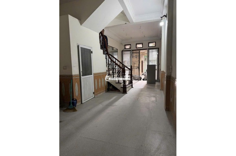 BÁN NHÀ LĨNH NAM Ô TÔ ĐỖ CỬA, KINH DOANH TỐT GẦN TRƯỜNG HỌC 35M4T