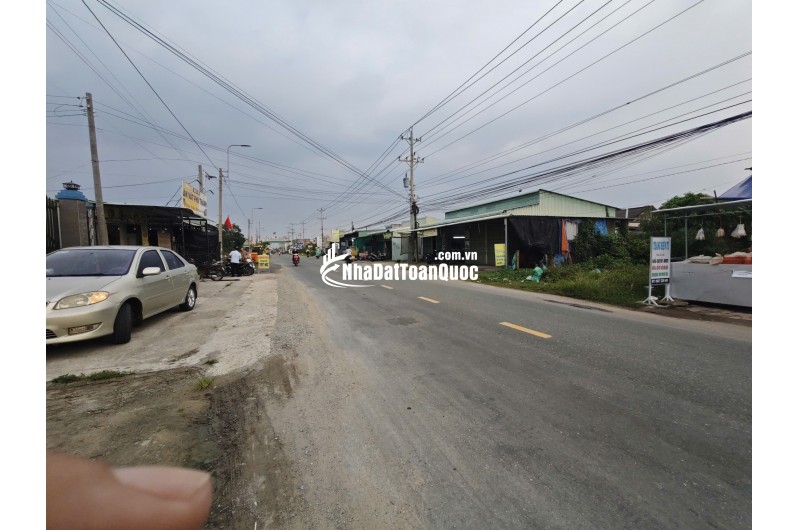 Bán lô đất thổ mặt tiền tỉnh lộ 833 giá 2 tỷ