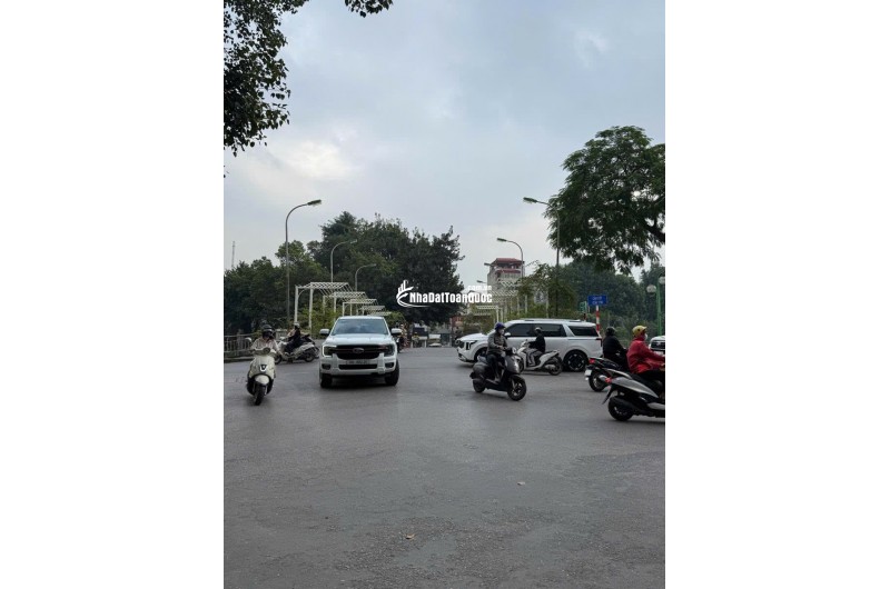 NHÀ RIÊNG  YÊN HOÀ - GẦN TRƯỜNG HỌC- PHÙ HỢP GIA ĐÌNH TRẺ GẦN PHỐ- TIỆN ÍCH ĐẦY ĐỦ