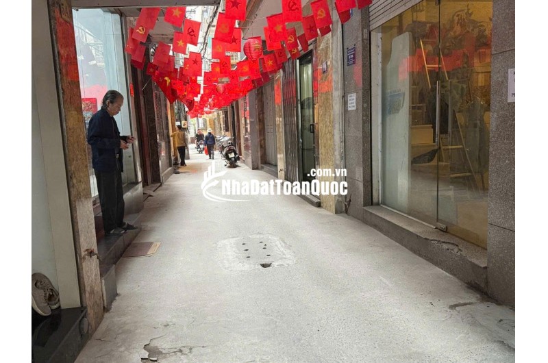 NHÀ RIÊNG  YÊN HOÀ - GẦN TRƯỜNG HỌC- PHÙ HỢP GIA ĐÌNH TRẺ GẦN PHỐ- TIỆN ÍCH ĐẦY ĐỦ