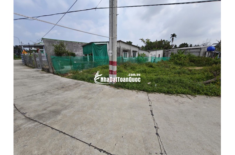 Bán lô đất thổ trung tâm Thị Trấn Tân Trụ 2 mặt tiền giá 1,7 tỷ