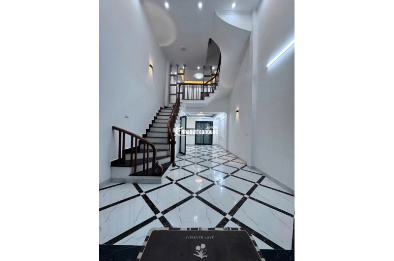 BÁN NHÀ 5 TẦNG NGỌC HỒI 40M NHÀ MỚI Ở NGAY, GẦN TRƯỜNG, CHỢ TIỆN ÍCH BẠT NGÀN