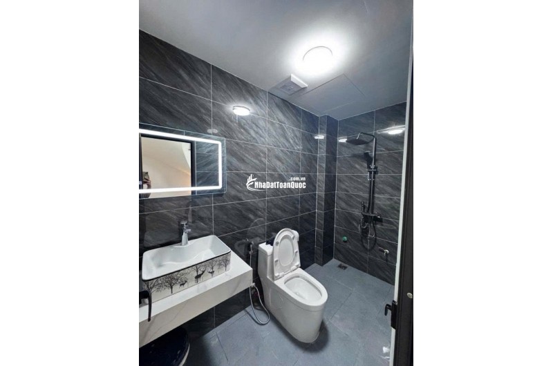 BÁN NHÀ 5 TẦNG NGỌC HỒI 40M NHÀ MỚI Ở NGAY, GẦN TRƯỜNG, CHỢ TIỆN ÍCH BẠT NGÀN