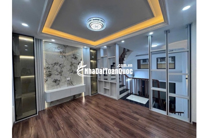 BÁN NHÀ 5 TẦNG NGỌC HỒI 40M NHÀ MỚI Ở NGAY, GẦN TRƯỜNG, CHỢ TIỆN ÍCH BẠT NGÀN