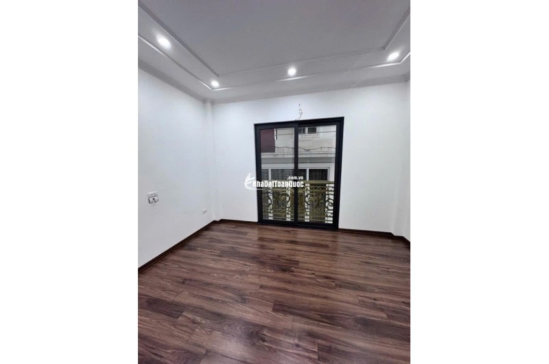 BÁN NHÀ 5 TẦNG NGỌC HỒI 40M NHÀ MỚI Ở NGAY, GẦN TRƯỜNG, CHỢ TIỆN ÍCH BẠT NGÀN