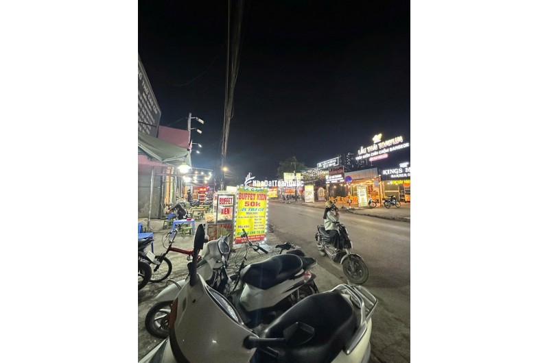 BÁN GẤP NHÀ  LĨNH NAM  GẦN CHỢ ĐẦU MỐI ĐỀN LỪ, NHÀ ĐẸP Ở NGAY DT 38M GIÁ 8X TỶ GẦN CÁC TRƯỜNG ĐẠI HỌC