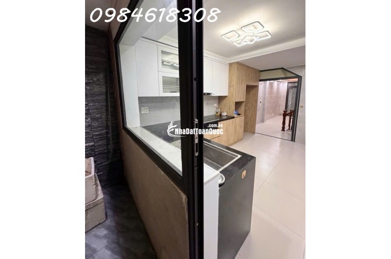 Nhà Cầu Giấy thông Quan Hoa – DT 42m², từ tầng 2 là 45m² – 5 tầng – nhà dân xây chắc chắn