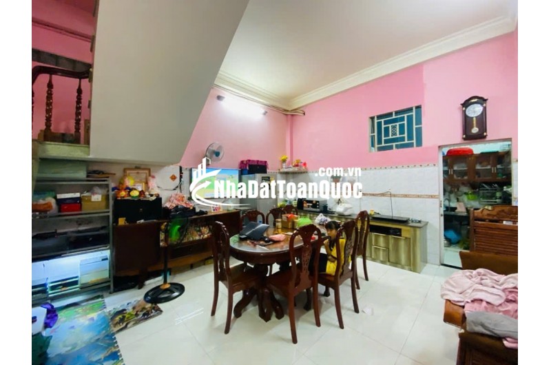 Bán nhà ngõ Thống Nhất, Gò Vấp: 100m2, 2 tầng, 6PN, sổ hồng, giá 8.6 tỷ - Cơ hội an cư lý tưởng, tiện ích đầy đủ!