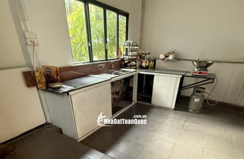 Cho thuê nhà 516 cộng hòa p13 q.tân bình 1 trệt 3 lầu